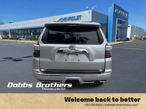 Used 2018 Toyota 4Runner Limited AWD/4WD image 7