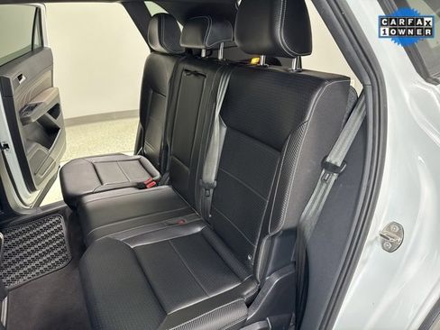 Used 2021 Volkswagen Atlas Cross Sport SE w/ Panoramic Sunroof Package image 25