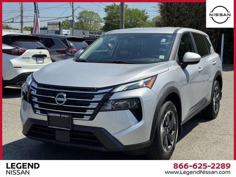 Used 2024 Nissan Rogue SV AWD/4WD image 4