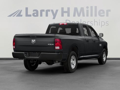 Used 2017 RAM 1500 Express w/ Express Value Package AWD/4WD image 2