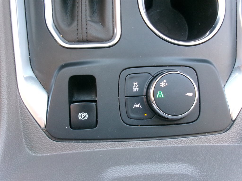 Used 2020 Chevrolet Traverse Premier FWD image 36