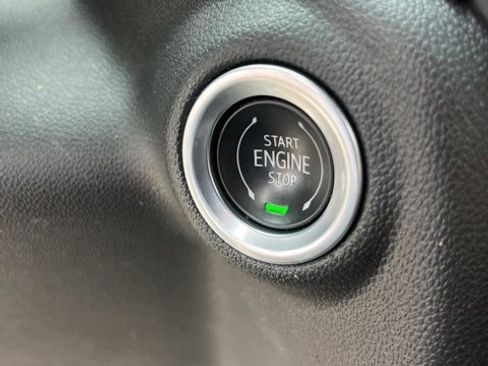 Used 2024 Chevrolet Silverado 1500 Custom image 18