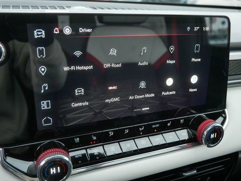 Used 2024 GMC Canyon AT4X image 30