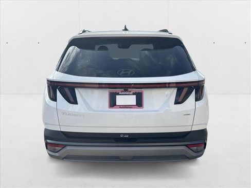 New 2025 Hyundai Tucson Limited image 8