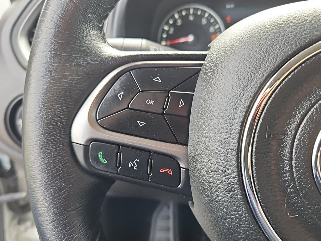 Used 2022 Jeep Renegade Latitude w/ Convenience Group AWD/4WD image 16