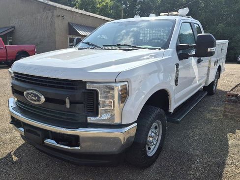Used 2019 Ford F250 XL w/ XL Value Package AWD/4WD image 5