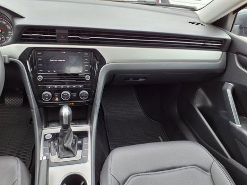 Used 2022 Volkswagen Passat 2.0T SE image 7