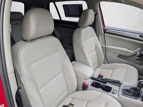 Used 2017 Volkswagen Golf Wolfsburg Edition image 17