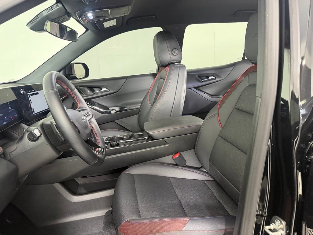 Used 2026 Chevrolet Equinox RS w/ LPO, Floor Liner Package FWD image 17