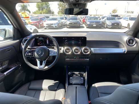 Used 2022 Mercedes-Benz GLB 250 4MATIC w/ Premium Package Lite image 24