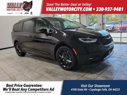 New 2026 Chrysler Pacifica Limited