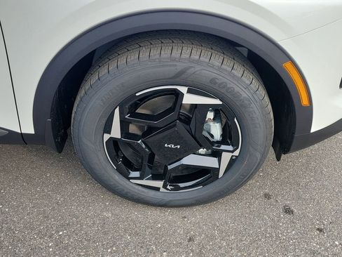 New 2026 Kia Sportage EX image 42