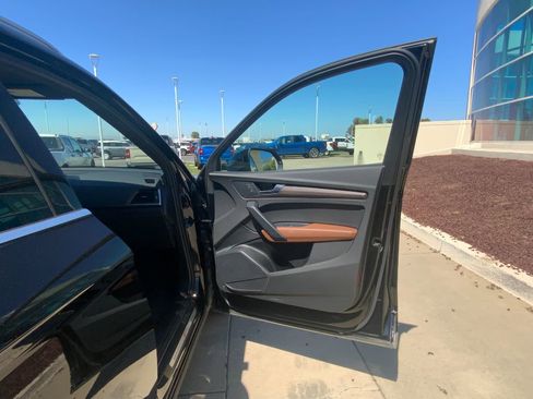 Used 2024 Audi Q5 2.0T Premium w/ Convenience Package image 18