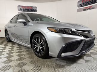 Used 2023 Toyota Camry SE video 1