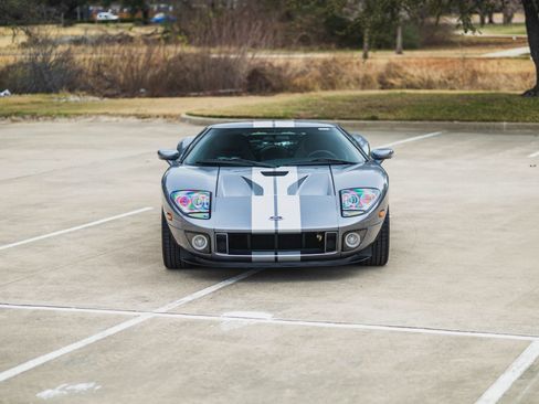 Used 2006 Ford GT RWD image 37
