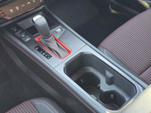 New 2025 Nissan Kicks SR image 17