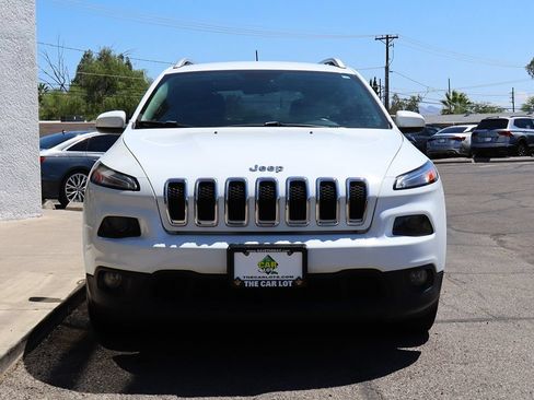 Used 2017 Jeep Cherokee Latitude FWD image 16