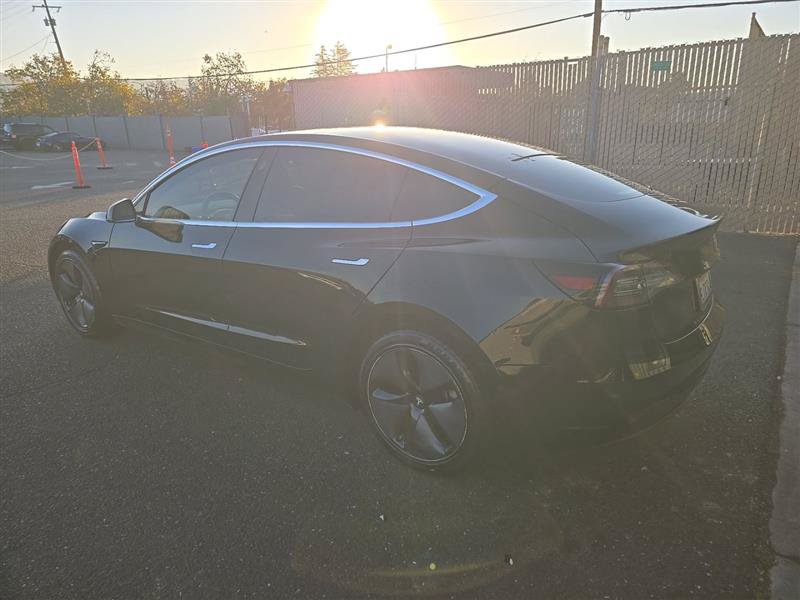 Used 2019 Tesla Model 3 Standard Range RWD image 8
