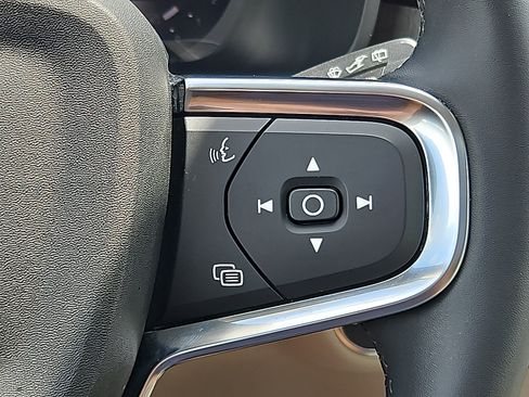 Certified 2024 Volvo XC40 B5 Ultimate w/ Climate Package AWD/4WD image 23
