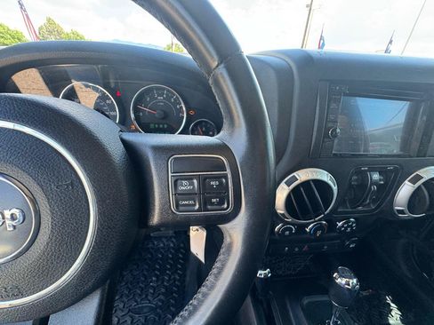 Used 2015 Jeep Wrangler Unlimited Sahara AWD/4WD image 20