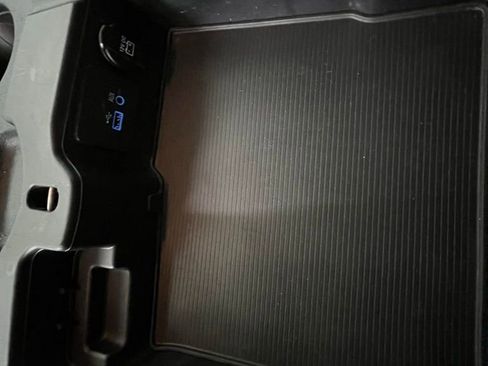 Used 2017 RAM 1500 Classic SLT AWD/4WD image 14