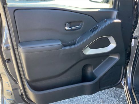Used 2023 Nissan Frontier SV w/ Technology Package RWD image 20