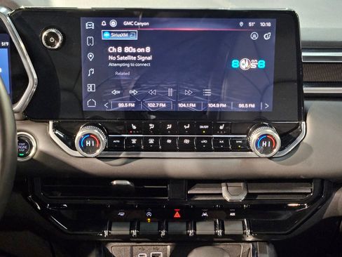 Used 2024 GMC Canyon Elevation w/ Elevation Premium Package image 16