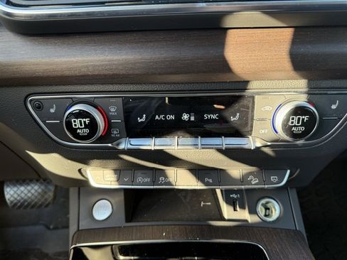 Used 2022 Audi Q5 2.0T Premium image 16