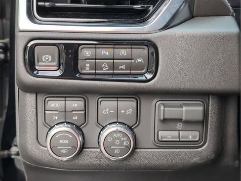 New 2026 GMC Yukon Denali w/ Sun & Power Step Package AWD/4WD image 15
