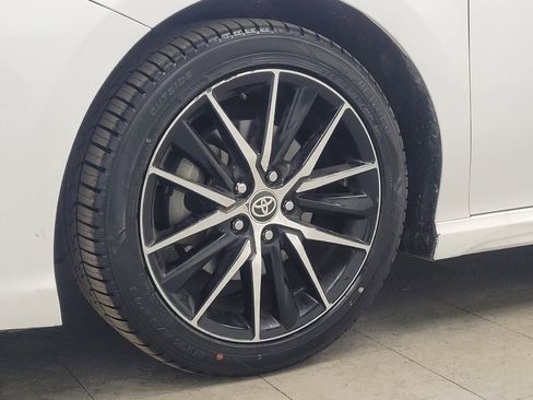 Used 2021 Toyota Camry SE image 31