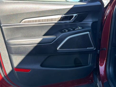 Used 2023 Kia Telluride EX w/ EX Captain's Chair Package FWD image 23