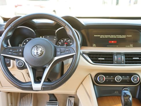 Used 2018 Alfa Romeo Stelvio Ti Lusso image 23
