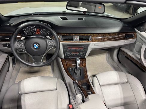 Used 2008 BMW 335i Convertible w/ Premium Pkg image 21