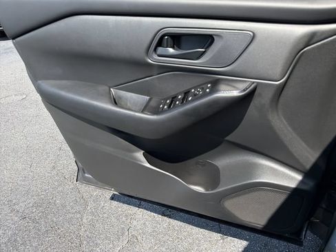 Used 2026 Nissan Rogue S FWD image 23