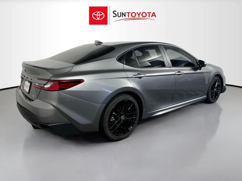 Used 2026 Toyota Camry SE FWD image 4