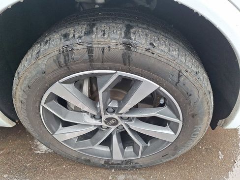 Certified 2023 Audi Q5 2.0T Premium w/ Convenience Package image 3