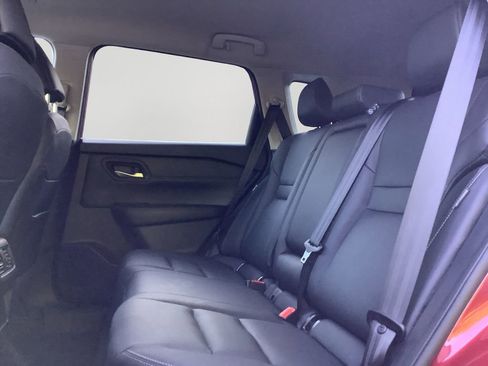 Used 2025 Nissan Rogue SL image 15