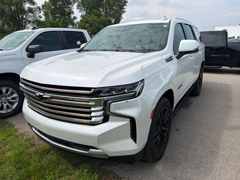 Used 2023 Chevrolet Tahoe High Country AWD/4WD image 3