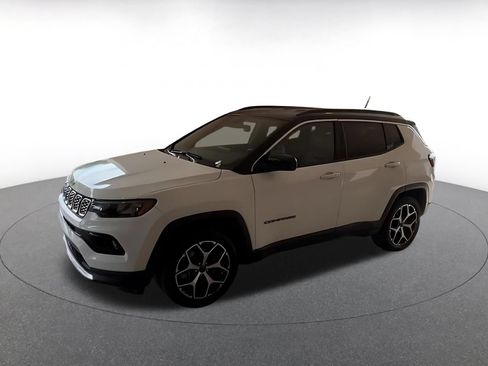 Used 2025 Jeep Compass Limited AWD/4WD image 8