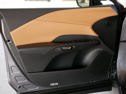 Used 2023 Lexus RX 350 Premium Plus w/ Accessory Package (Z1) image 6