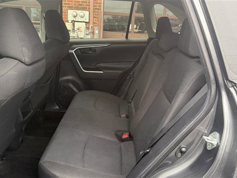 Used 2019 Toyota RAV4 LE image 12