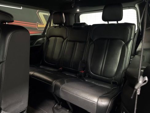 Used 2024 Jeep Wagoneer L Series II w/ Flexible Seating Group AWD/4WD image 18