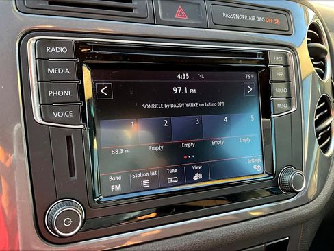 Used 2017 Volkswagen Tiguan Limited image 30