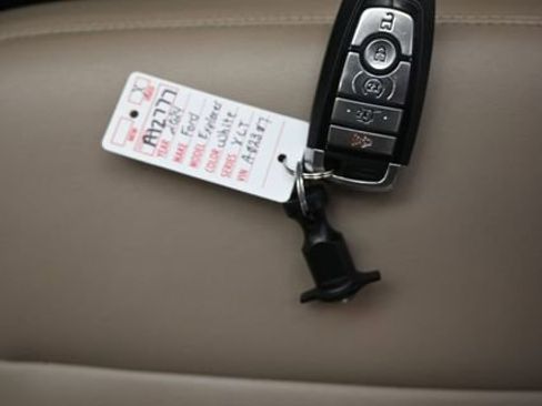 Used 2024 Ford Explorer XLT w/ Equipment Group 202A image 12