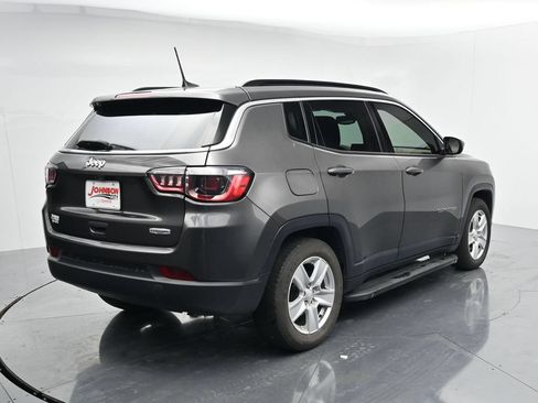 Used 2022 Jeep Compass Latitude FWD image 7