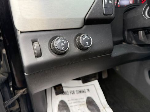 Used 2016 GMC Yukon SLE image 29