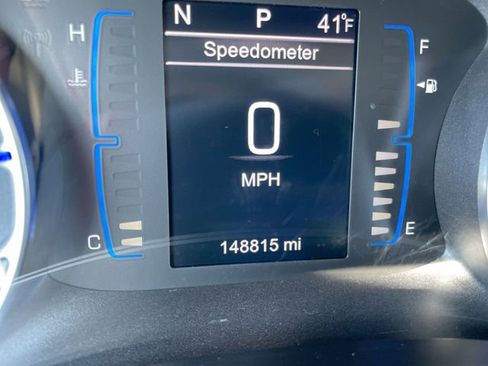 Used 2017 Chrysler Pacifica Touring-L image 19