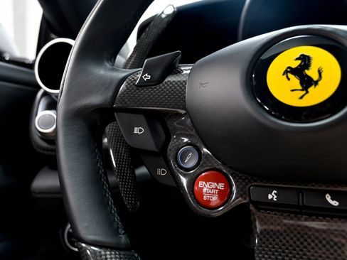 Used 2017 Ferrari GTC4Lusso AWD/4WD image 49