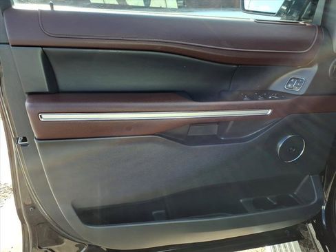 Certified 2023 Ford Expedition Limited image 14
