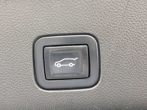 Used 2021 Chevrolet Suburban Z71 AWD/4WD image 14